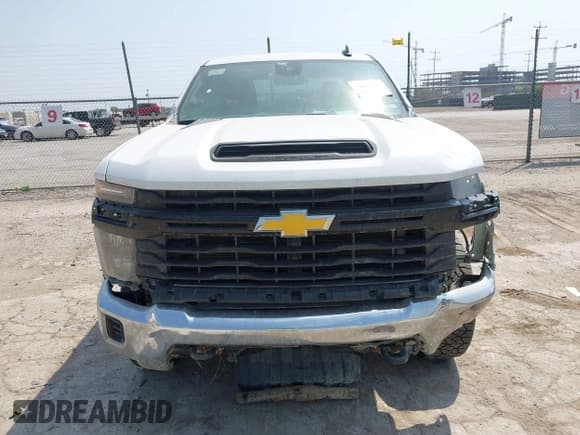 ✅ 2024 Chevrolet Silverado 2500HD Work Truck • VIN: 1GC2YLE7XRF176296 • Lot: 42282661. Wystawiony na IAAI z przebiegiem 37 254 mil. Bezpłatny archiwum sprzedaży aukcyjnych z USA i szczegółowy raport historii pojazdu na DreamBid. Zdjęcie 12.