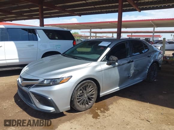 ✅ 2021 Toyota Camry SE Nightshade • VIN: 4T1G11AK9MU440665 • Lot: 42677480. Wystawiony na IAAI z przebiegiem 46 059 mil. Bezpłatny archiwum sprzedaży aukcyjnych z USA i szczegółowy raport historii pojazdu na DreamBid. Zdjęcie 2.
