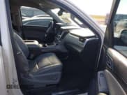 ✅ 2015 Chevrolet Tahoe LT • VIN: 1GNSKBKC7FR237215 • Lot: 43293773. Wystawiony na IAAI z przebiegiem 178 981 mil. Bezpłatny archiwum sprzedaży aukcyjnych z USA i szczegółowy raport historii pojazdu na DreamBid. Zdjęcie 5.