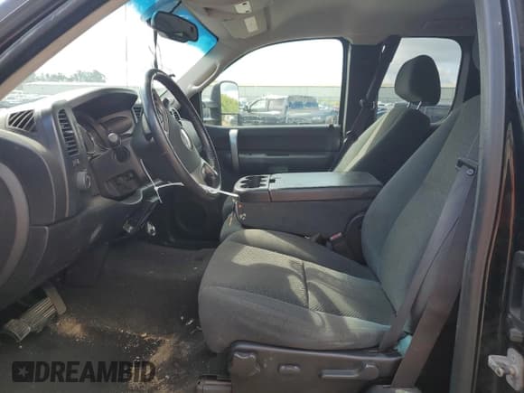 ✅ 2007 Chevrolet Silverado 2500HD 2LT • VIN: 1GCHK29647E526421 • Лот: 67456594. Опубликован ранее на Copart с пробегом Не указан. Бесплатный доступ к архиву аукционных продаж из США и подробный отчёт об истории автомобиля на DreamBid. Изображение 7.