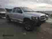 2006 Dodge 3500 SLT z VIN 3D7LX38C86G110538, wystawiony jako Copart lot #44110125 z przebiegiem Nie podano mil oraz Czysty tytuł • Clean title. Historia ofert i sprzedaży dostępna na DreamBid. Obrazek 4.