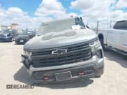 ✅ 2024 Chevrolet Silverado 1500 LT Trail Boss • VIN: 3GCUDFED3RG333550 • Lot: 43269407. Wystawiony na IAAI z przebiegiem Nie podano. Bezpłatny archiwum sprzedaży aukcyjnych z USA i szczegółowy raport historii pojazdu na DreamBid. Zdjęcie 11.