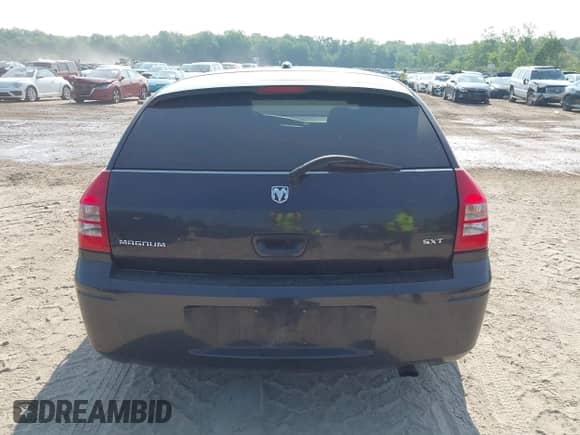 2005 Dodge Magnum SE с VIN 2D4FV48V95H593141, выставлен на аукционе IAAI как лот 42418697 с пробегом 226 131 миль миль и . История ставок и продаж доступна на DreamBid. Изображение 16.