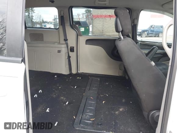 ✅ 2015 Dodge Grand Caravan SE • VIN: 2C4RDGBG9FR668120 • Lot: 43828279. Listed on IAAI with 227,181 mi. Free auction sales archive from the USA and detailed vehicle history report at DreamBid. Image 8.