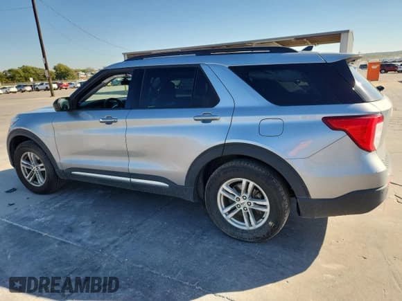 ✅ 2022 Ford Explorer XLT • VIN: 1FMSK7DH3NGB48391 • Лот: 87189815. Опубликован ранее на Copart с пробегом 81 572 миль. Бесплатный доступ к архиву аукционных продаж из США и подробный отчёт об истории автомобиля на DreamBid. Изображение 2.