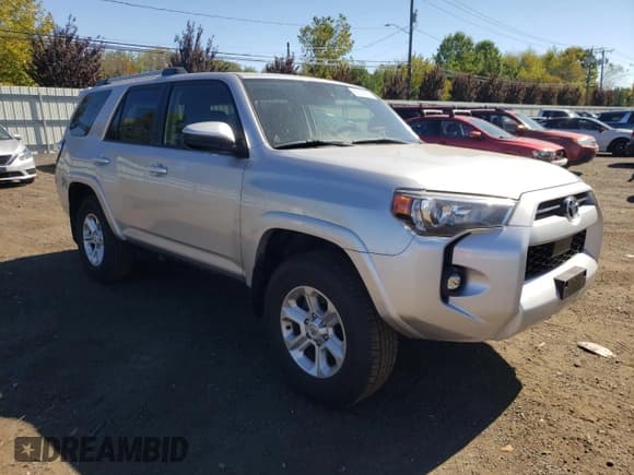 ✅ 2023 Toyota 4Runner SR5 • VIN: JTEMU5JR9P6154452 • Lot: 82069615. Listed on Copart with 33,446 mi. Free auction sales archive from the USA and detailed vehicle history report at DreamBid. Image 4.