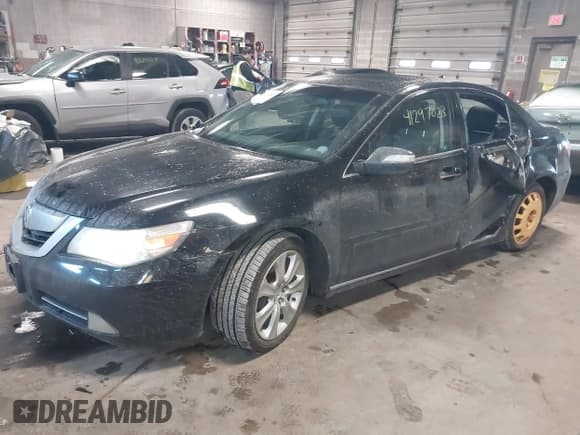 ✅ 2010 Acura RL Technology • VIN: JH4KB2F69AC000832 • Lot: 41297028. Wystawiony na IAAI z przebiegiem 197 020 mil. Bezpłatny archiwum sprzedaży aukcyjnych z USA i szczegółowy raport historii pojazdu na DreamBid. Zdjęcie 2.
