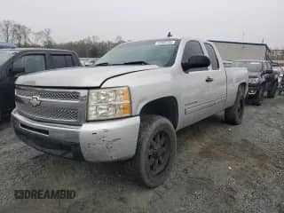 2011 Chevrolet Silverado 1500 LT z VIN 1GCRCSEA1BZ110226, wystawiony jako Copart lot #49303785 z przebiegiem 176 087 mil mil oraz Szkoda całkowita • Salvage title. Historia ofert i sprzedaży dostępna na DreamBid. Obrazek 1.
