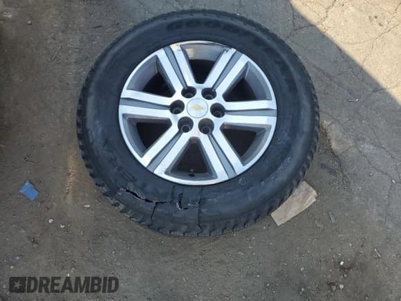 ✅ 2015 Chevrolet Traverse LT • VIN: 1GNKVHKD5FJ311264 • Lot: 71272114. Wystawiony na Copart z przebiegiem 73 620 mil. Bezpłatny archiwum sprzedaży aukcyjnych z USA i szczegółowy raport historii pojazdu na DreamBid. Zdjęcie 13.