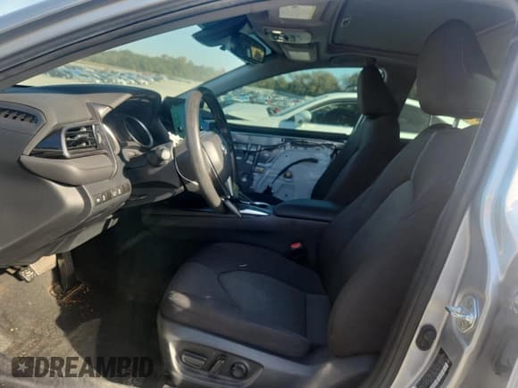 ✅ 2024 Toyota Camry LE • VIN: 4T1R11AK7RU898432 • Lot: 91261705. Wystawiony na Copart z przebiegiem 54 388 mil. Bezpłatny archiwum sprzedaży aukcyjnych z USA i szczegółowy raport historii pojazdu na DreamBid. Zdjęcie 7.