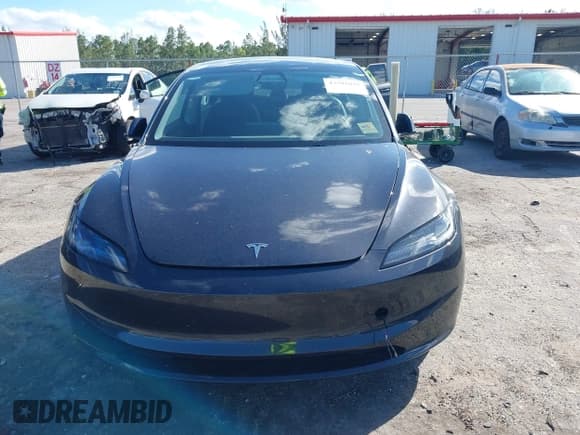 ✅ 2024 Tesla Model 3 • VIN: 5YJ3E1EA9RF737721 • Лот: 43581026. Опубликован ранее на IAAI с пробегом 11 472 миль. Бесплатный доступ к архиву аукционных продаж из США и подробный отчёт об истории автомобиля на DreamBid. Изображение 12.