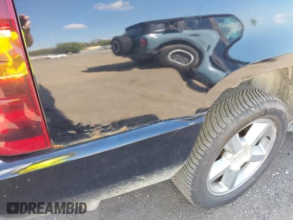 ✅ 2011 Chevrolet Suburban LTZ • VIN: 1GNSKKE3XBR233634 • Лот: 43359509. Опубликован ранее на IAAI с пробегом 240 336 миль. Бесплатный доступ к архиву аукционных продаж из США и подробный отчёт об истории автомобиля на DreamBid. Изображение 17.