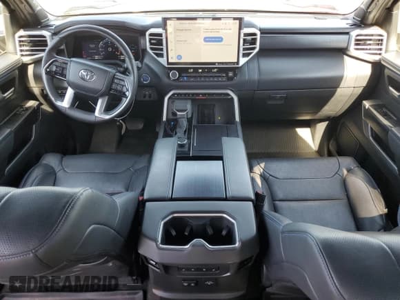 ✅ 2024 Toyota Tundra Platinum Hybrid • VIN: 5TFNC5DB7RX040540 • Lot: 81516665. Wystawiony na Copart z przebiegiem 24 460 mil. Bezpłatny archiwum sprzedaży aukcyjnych z USA i szczegółowy raport historii pojazdu na DreamBid. Zdjęcie 8.