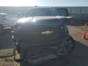 ✅ 2025 Chevrolet Silverado 2500HD Custom • VIN: 2GC4KME73S1178744 • Lot: 68050095. Wystawiony na Copart z przebiegiem Nie podano. Bezpłatny archiwum sprzedaży aukcyjnych z USA i szczegółowy raport historii pojazdu na DreamBid. Zdjęcie 5.