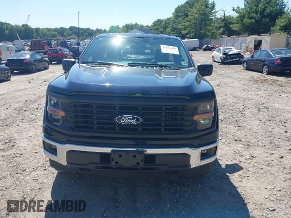 ✅ 2025 Ford F-150 XL • VIN: 1FTMF1LP2SKD18160 • Lot: 43058340. Wystawiony na IAAI z przebiegiem 4 949 mil. Bezpłatny archiwum sprzedaży aukcyjnych z USA i szczegółowy raport historii pojazdu na DreamBid. Zdjęcie 12.