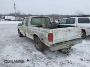 ✅ 1992 Ford F-150 S • VIN: 1FTEX15Y5NKB85499 • Lot: 41622266. Wystawiony na IAAI z przebiegiem Nie podano. Bezpłatny archiwum sprzedaży aukcyjnych z USA i szczegółowy raport historii pojazdu na DreamBid. Zdjęcie 3.