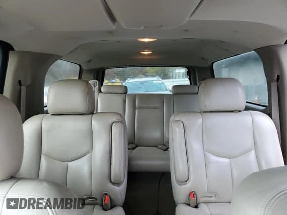 ✅ 2005 Chevrolet Suburban Z71 • VIN: 3GNFK16Z95G145435 • Lot: 83986034. Listed on Copart with 186,709 mi. Free auction sales archive from the USA and detailed vehicle history report at DreamBid. Image 10.