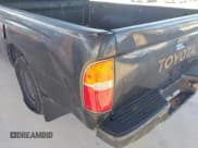 ✅ 1996 Toyota Tacoma • VIN: 4TANL42N8TZ204750 • Lot: 43631792. Wystawiony na IAAI z przebiegiem 142 749 mil. Bezpłatny archiwum sprzedaży aukcyjnych z USA i szczegółowy raport historii pojazdu na DreamBid. Zdjęcie 12.