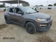 ✅ 2020 Jeep Compass Sport • VIN: 3C4NJCAB5LT253083 • Лот: 82331125. Опубликован ранее на Copart с пробегом 120 839 миль. Бесплатный доступ к архиву аукционных продаж из США и подробный отчёт об истории автомобиля на DreamBid. Изображение 4.