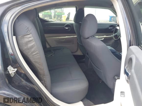 ✅ 2007 Dodge Charger • VIN: 2B3KA43G37H806203 • Lot: 42758144. Wystawiony na IAAI z przebiegiem 299 934 mil. Bezpłatny archiwum sprzedaży aukcyjnych z USA i szczegółowy raport historii pojazdu na DreamBid. Zdjęcie 8.