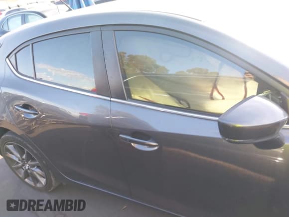 ✅ 2018 Mazda 3 Touring • VIN: 3MZBN1L38JM266352 • Lot: 43223442. Listed on IAAI with 71,903 mi. Free auction sales archive from the USA and detailed vehicle history report at DreamBid. Image 14.