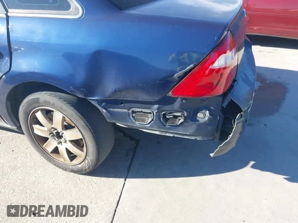 ✅ 2007 Ford Five Hundred SEL • VIN: 1FAHP241X7G157720 • Lot: 43576251. Wystawiony na IAAI z przebiegiem 187 586 mil. Bezpłatny archiwum sprzedaży aukcyjnych z USA i szczegółowy raport historii pojazdu na DreamBid. Zdjęcie 6.