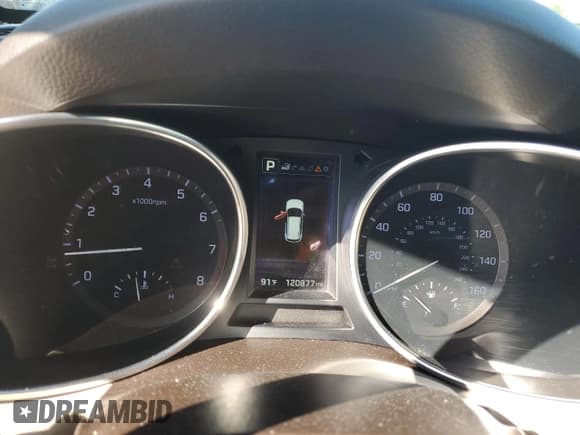 ✅ 2017 Hyundai Santa Fe Ultimate • VIN: 5XYZWDLA4HG422859 • Lot: 87081425. Listed on Copart with 120,877 mi. Free auction sales archive from the USA and detailed vehicle history report at DreamBid. Image 9.