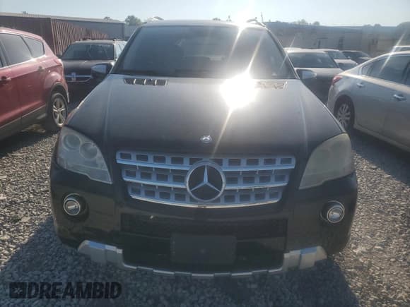 ✅ 2009 Mercedes-Benz M 550 • VIN: 4JGBB72E79A521000 • Lot: 64460815. Wystawiony na Copart z przebiegiem 142 893 mil. Bezpłatny archiwum sprzedaży aukcyjnych z USA i szczegółowy raport historii pojazdu na DreamBid. Zdjęcie 5.