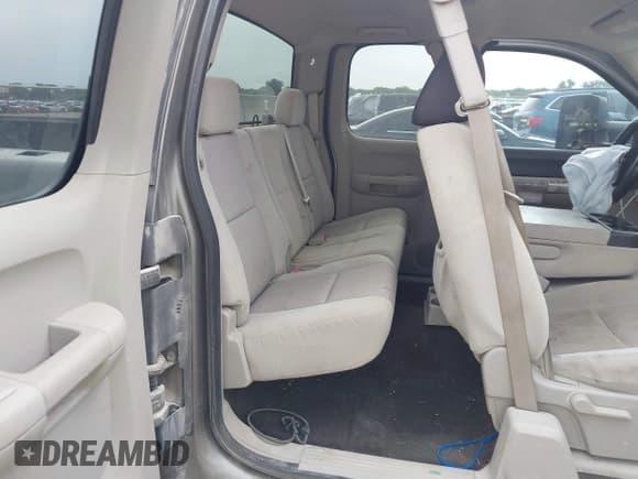 ✅ 2009 Chevrolet Silverado 2500HD LT • VIN: 1GCHK59K99E147190 • Lot: 42651797. Wystawiony na IAAI z przebiegiem 284 045 mil. Bezpłatny archiwum sprzedaży aukcyjnych z USA i szczegółowy raport historii pojazdu na DreamBid. Zdjęcie 7.