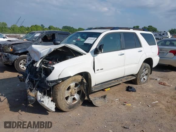 ✅ 2008 Toyota 4Runner SR5 • VIN: JTEBU14R38K011842 • Lot: 42434205. Listed on IAAI with 210,758 mi. Free auction sales archive from the USA and detailed vehicle history report at DreamBid. Image 2.