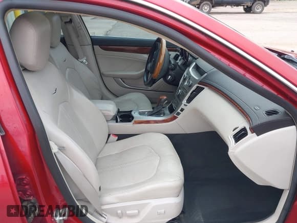 ✅ 2008 Cadillac CTS AWD • VIN: 1G6DT57VX80204665 • Lot: 42605777. Wystawiony na IAAI z przebiegiem 162 840 mil. Bezpłatny archiwum sprzedaży aukcyjnych z USA i szczegółowy raport historii pojazdu na DreamBid. Zdjęcie 5.