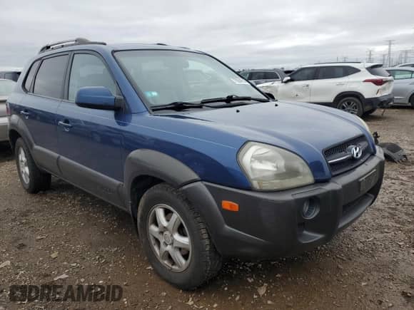 2005 Hyundai Tucson GLS z VIN KM8JN12D25U110054, wystawiony jako Copart lot #79204614 z przebiegiem 228 781 mil mil oraz Szkoda całkowita • Salvage title. Historia ofert i sprzedaży dostępna na DreamBid. Obrazek 4.