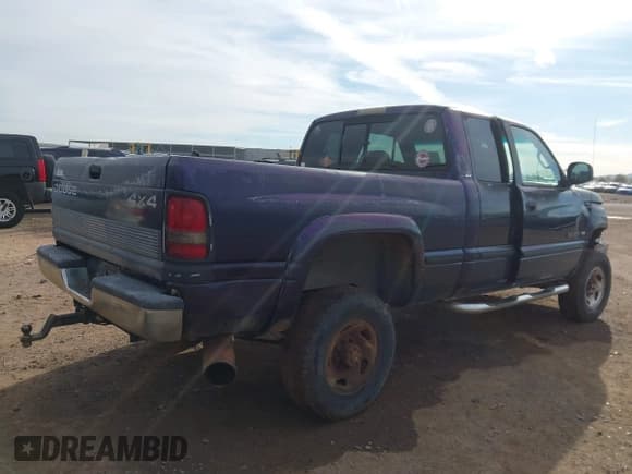 ✅ 1999 Dodge 2500 • VIN: 3B7KF23Z7XG177230 • Lot: 41792664. Listed on IAAI with 441,626 mi. Free auction sales archive from the USA and detailed vehicle history report at DreamBid. Image 4.