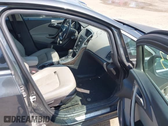 ✅ 2015 Buick Verano Convenience Group • VIN: 1G4PR5SK6F4135710 • Lot: 42864383. Wystawiony na IAAI z przebiegiem 108 821 mil. Bezpłatny archiwum sprzedaży aukcyjnych z USA i szczegółowy raport historii pojazdu na DreamBid. Zdjęcie 5.