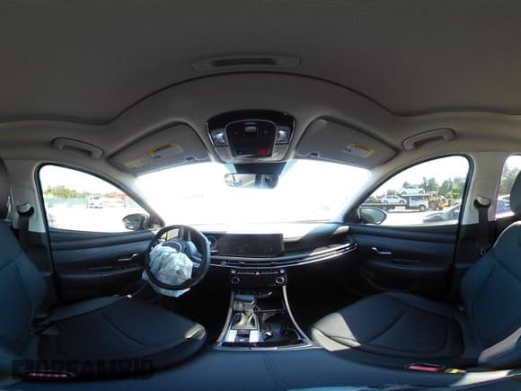 ✅ 2025 Hyundai Tucson SEL Convenience • VIN: 5NMJCCDE9SH467472 • Lot: 43221816. Wystawiony na IAAI z przebiegiem 8 081 mil. Bezpłatny archiwum sprzedaży aukcyjnych z USA i szczegółowy raport historii pojazdu na DreamBid. Zdjęcie 19.