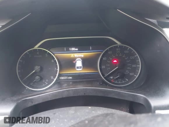 ✅ 2018 Nissan Murano Platinum • VIN: 5N1AZ2MH1JN142105 • Lot: 42319077. Listed on IAAI with 136,531 mi. Free auction sales archive from the USA and detailed vehicle history report at DreamBid. Image 7.