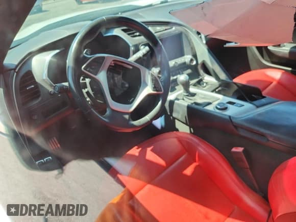 ✅ 2015 Chevrolet Corvette 1LT • VIN: 1G1YA2D73F5104585 • Lot: 59790745. Wystawiony na Copart z przebiegiem Nie podano. Bezpłatny archiwum sprzedaży aukcyjnych z USA i szczegółowy raport historii pojazdu na DreamBid. Zdjęcie 8.