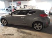 ✅ 2013 Hyundai Veloster w/Gray Int • VIN: KMHTC6AD4DU117924 • Lot: 41339465. Wystawiony na IAAI z przebiegiem 156 004 mil. Bezpłatny archiwum sprzedaży aukcyjnych z USA i szczegółowy raport historii pojazdu na DreamBid. Zdjęcie 15.