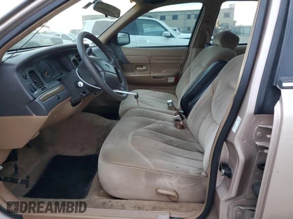 ✅ 1996 Ford Crown Victoria • VIN: 2FALP73W9TX212392 • Lot: 41832525. Listed on Copart with 114,690 mi. Free auction sales archive from the USA and detailed vehicle history report at DreamBid. Image 7.