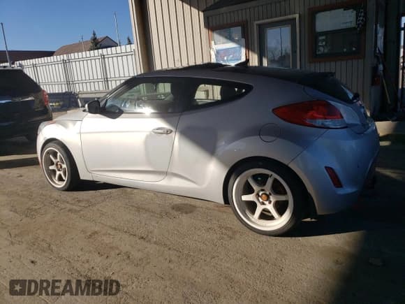 ✅ 2016 Hyundai Veloster • VIN: KMHTC6AD3GU265826 • Lot: 77306304. Wystawiony na Copart z przebiegiem 131 022 mil. Bezpłatny archiwum sprzedaży aukcyjnych z USA i szczegółowy raport historii pojazdu na DreamBid. Zdjęcie 2.