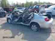 2005 Dodge Neon SXT z VIN 1B3ES56C25D139109, wystawiony jako IAAI lot #32743014 z przebiegiem 152 668 mil mil oraz . Historia ofert i sprzedaży dostępna na DreamBid. Obrazek 3.