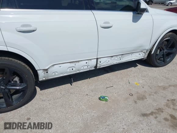 ✅ 2019 Audi Q7 Prestige • VIN: WA1VAAF7XKD025362 • Lot: 42674939. Listed on IAAI with 73,393 mi. Free auction sales archive from the USA and detailed vehicle history report at DreamBid. Image 18.