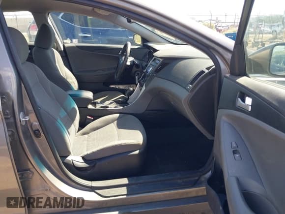 ✅ 2013 Hyundai Sonata GLS • VIN: 5NPEB4AC7DH587645 • Лот: 42231984. Опубликован ранее на IAAI с пробегом 129 171 миль. Бесплатный доступ к архиву аукционных продаж из США и подробный отчёт об истории автомобиля на DreamBid. Изображение 5.