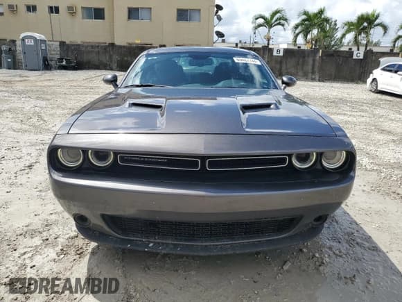✅ 2022 Dodge Challenger SXT • VIN: 2C3CDZAG7NH151877 • Lot: 69487744. Wystawiony na Copart z przebiegiem 45 583 mil. Bezpłatny archiwum sprzedaży aukcyjnych z USA i szczegółowy raport historii pojazdu na DreamBid. Zdjęcie 5.