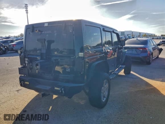 ✅ 2017 Jeep Wrangler Unlimited Sahara • VIN: 1C4BJWEGXHL620038 • Lot: 93727235. Listed on Copart with 226,496 mi. Free auction sales archive from the USA and detailed vehicle history report at DreamBid. Image 3.