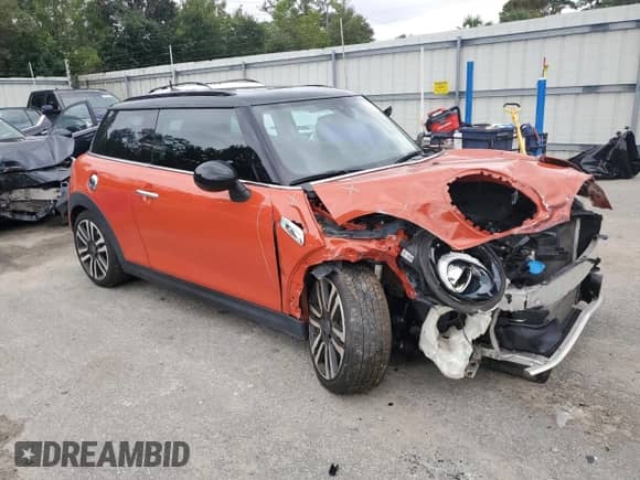 2019 MINI Hardtop Cooper S with VIN WMWXP7C53K2A53356, listed as a Copart auction lot 84743025 with 80,211 mi miles and Salvage title. Bid and sale history available at DreamBid. Image 4.