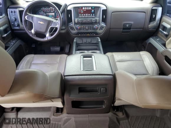 ✅ 2018 Chevrolet Silverado 2500HD LTZ • VIN: 1GC1KWEYXJF143472 • Lot: 58952945. Wystawiony na Copart z przebiegiem 125 403 mil. Bezpłatny archiwum sprzedaży aukcyjnych z USA i szczegółowy raport historii pojazdu na DreamBid. Zdjęcie 8.