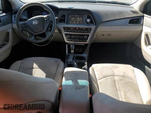 2016 Hyundai Sonata SE с VIN 5NPE24AF5GH364535, выставлен на аукционе Copart как лот 82239985 с пробегом 156 217 миль миль и Списание • Salvage title. История ставок и продаж доступна на DreamBid. Изображение 8.