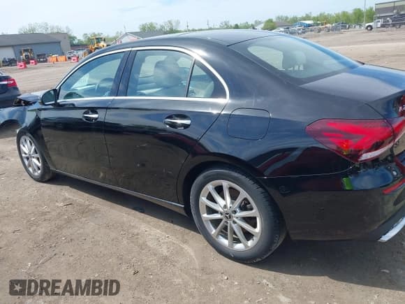 ✅ 2021 Mercedes-Benz A 220 • VIN: W1K3G4FB3MJ274131 • Lot: 42203870. Listed on IAAI with 61,964 mi. Free auction sales archive from the USA and detailed vehicle history report at DreamBid. Image 15.