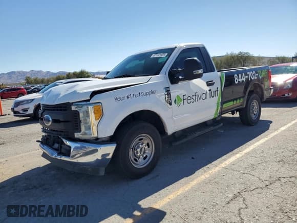 ✅ 2017 Ford F-250 XL • VIN: 1FTBF2A61HEC19862 • Lot: 87262905. Wystawiony na Copart z przebiegiem 104 619 mil. Bezpłatny archiwum sprzedaży aukcyjnych z USA i szczegółowy raport historii pojazdu na DreamBid. Zdjęcie 1.